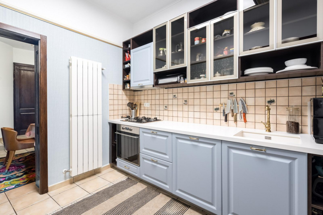 ARMENEASCA, BIROU PARTER-185 MP!