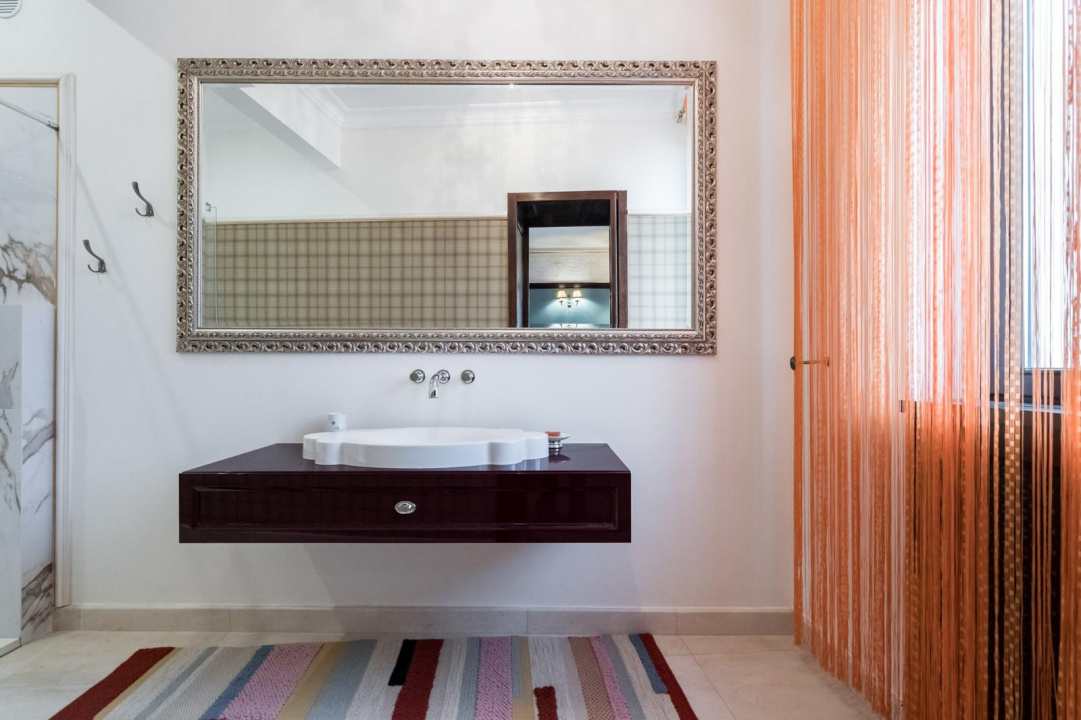 ARMENEASCA, BIROU PARTER-185 MP!