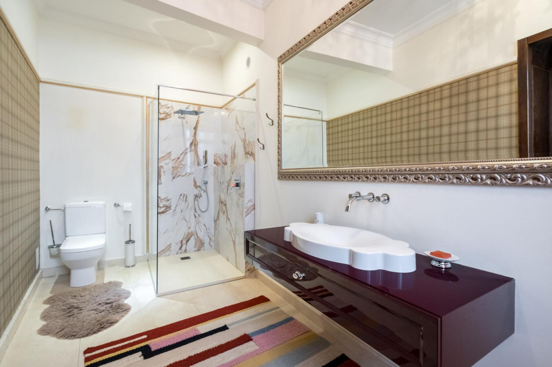 ARMENEASCA, BIROU PARTER-185 MP!