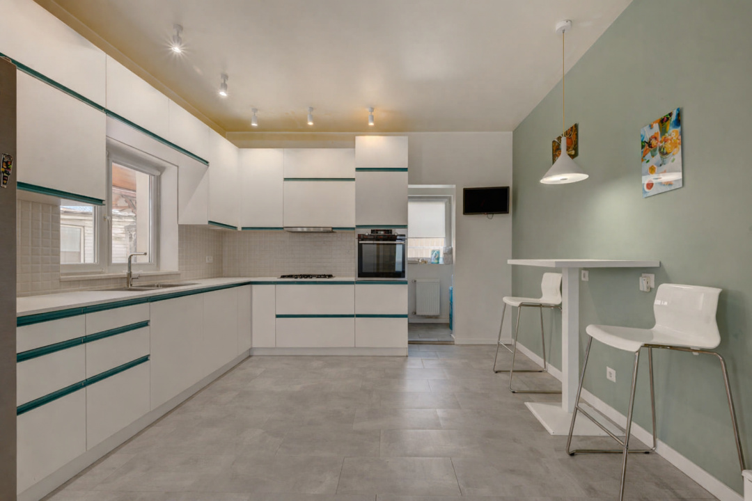 MOGOSOAIA - CENTRAL, CASA 200 MP UTILI, LOT 500 MP, LA CHEIE!