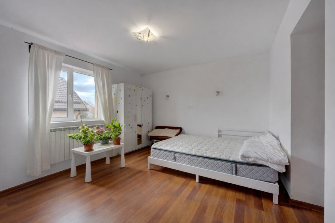 MOGOSOAIA - CENTRAL, CASA 200 MP UTILI, LOT 500 MP, LA CHEIE!