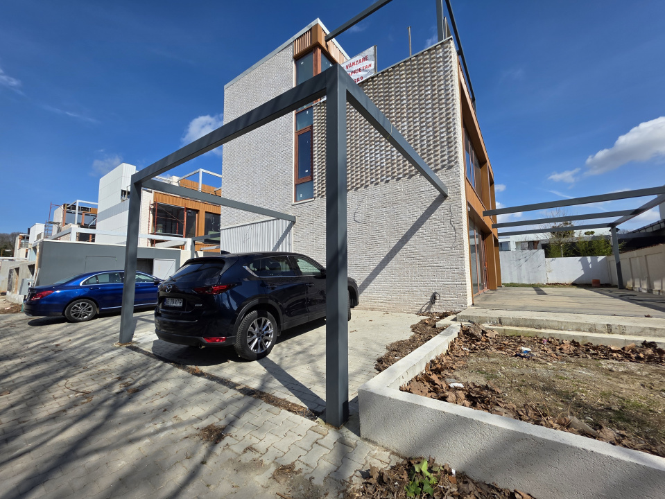 Vilă Modernă P+2E în Pipera – Spațiu, Confort și Terasa Panoramică