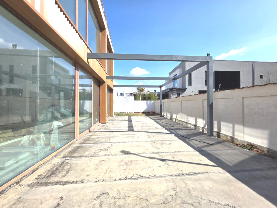 Vilă Modernă P+2E în Pipera – Spațiu, Confort și Terasa Panoramică