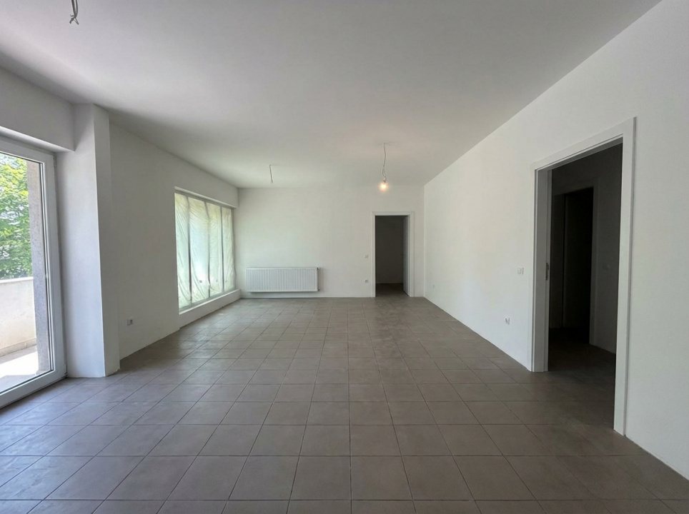 Spatiu Comercial , parter bloc nou construit , zona Nerva Traian