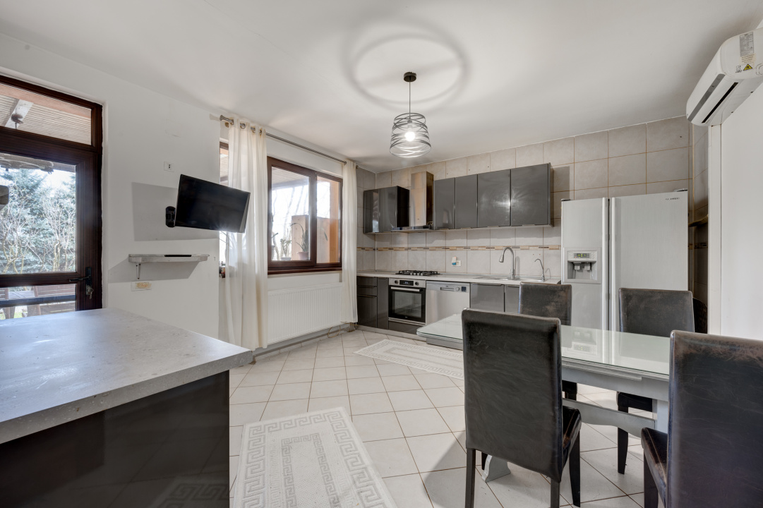 ADUNATII-COPACENI - APARTAMENT 100 MP, LOT 787 MP!