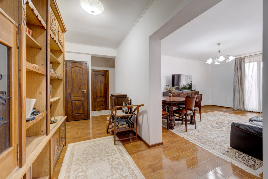 ADUNATII-COPACENI - APARTAMENT 100 MP, LOT 787 MP!