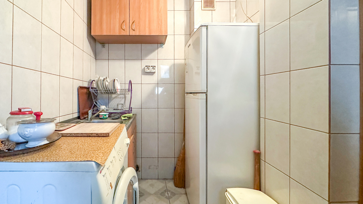 Doamna Ghica, Luntrei - garsoniera de vanzare, COMISION 0