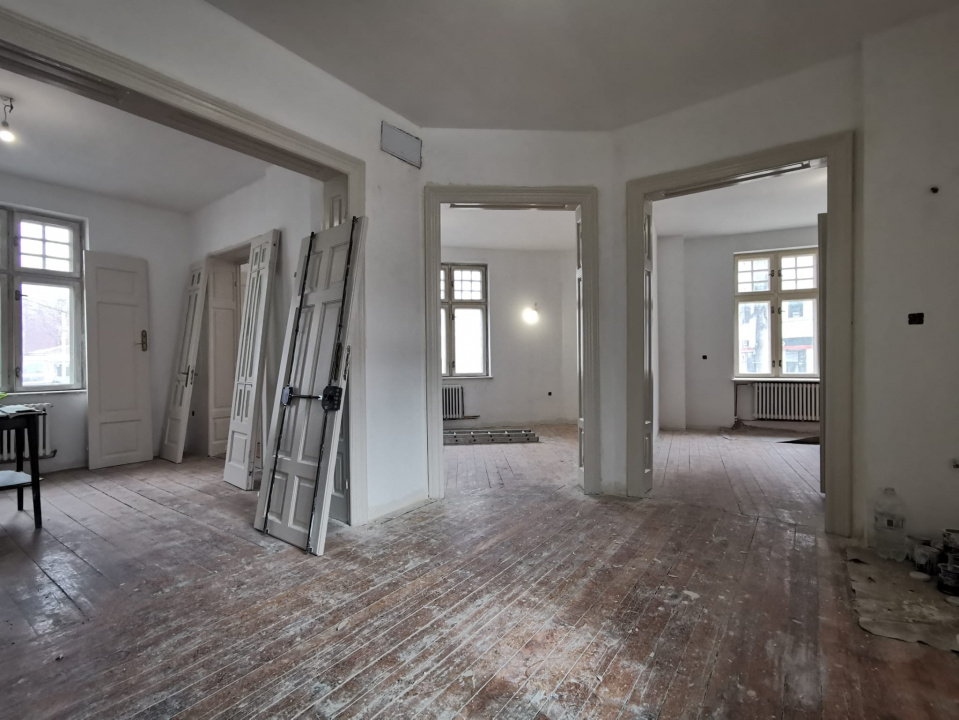 OCAZIE!1!Vila individuala, Bdul Ferdinand 400 mp,  ,200 mp curte libera proprie 