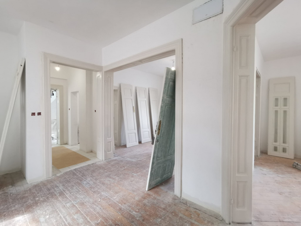 OCAZIE!1!Vila individuala, Bdul Ferdinand 400 mp,  ,200 mp curte libera proprie 