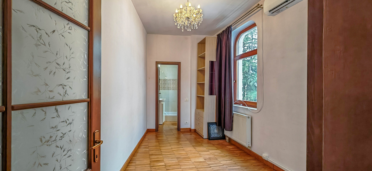 Spațiu profesional cu caracter într-o vilă individuală