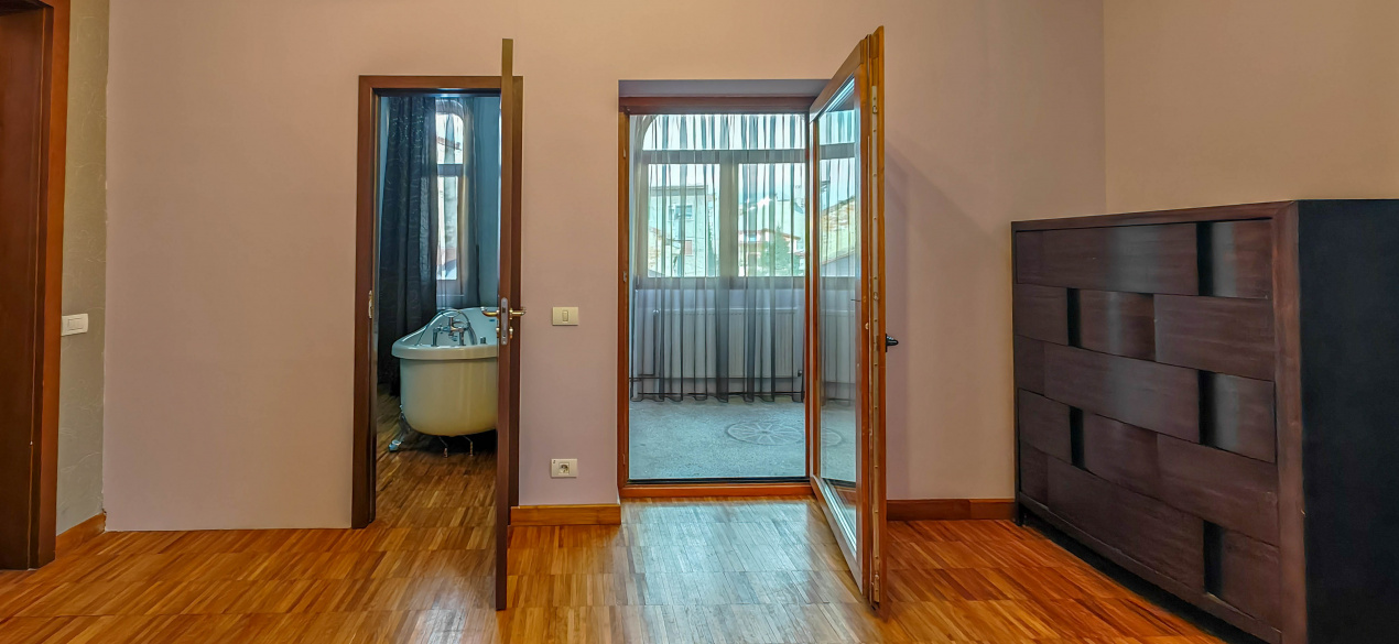 Spațiu profesional cu caracter într-o vilă individuală