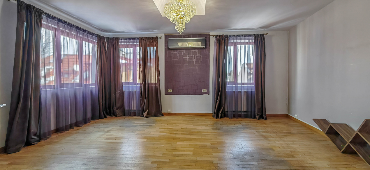 Spațiu profesional cu caracter într-o vilă individuală