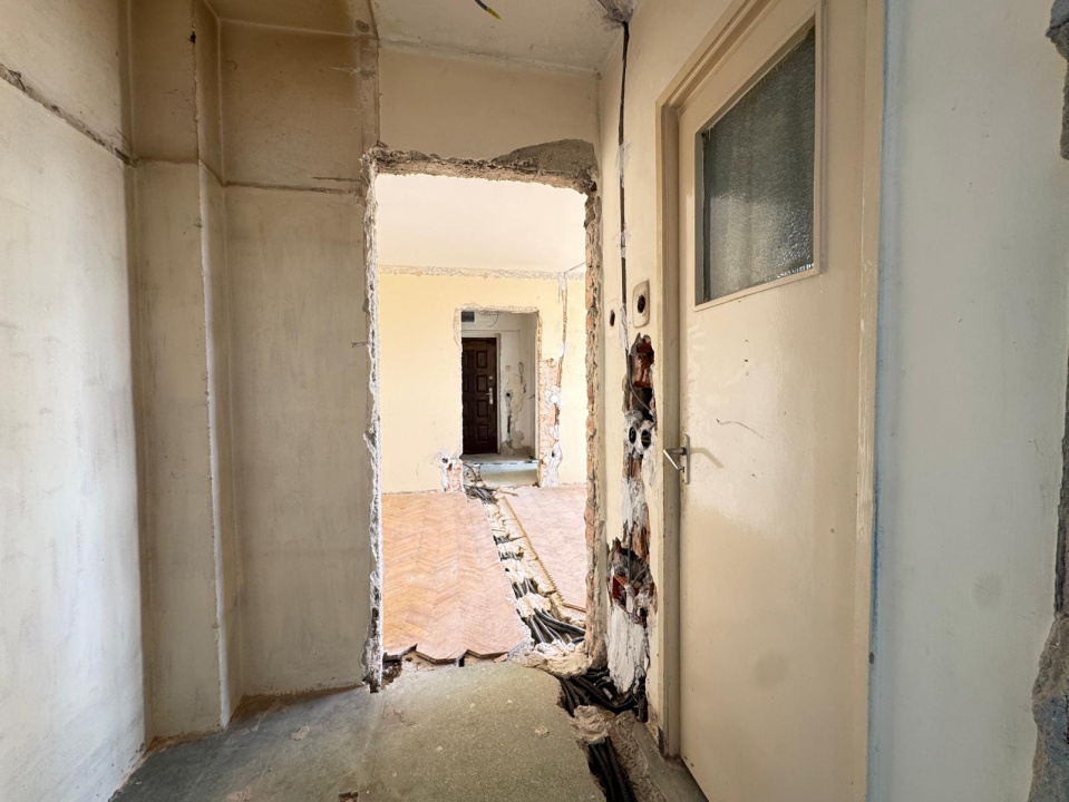 Apartament 2 camere Iancului, etaj 6/9, ideal renovare, instalații electrice noi