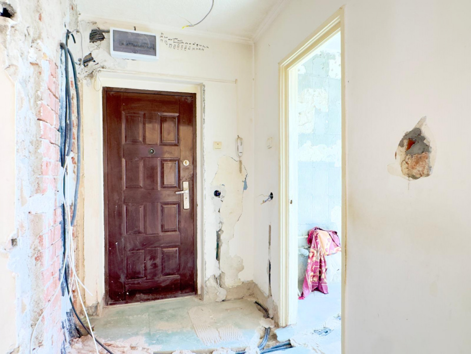 Apartament 2 camere Iancului, etaj 6/9, ideal renovare, instalații electrice noi