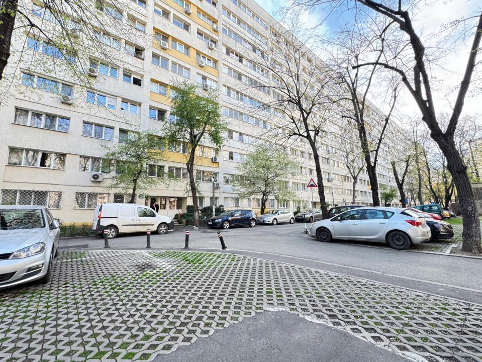 Apartament 2 camere Iancului, etaj 6/9, ideal renovare, instalații electrice noi