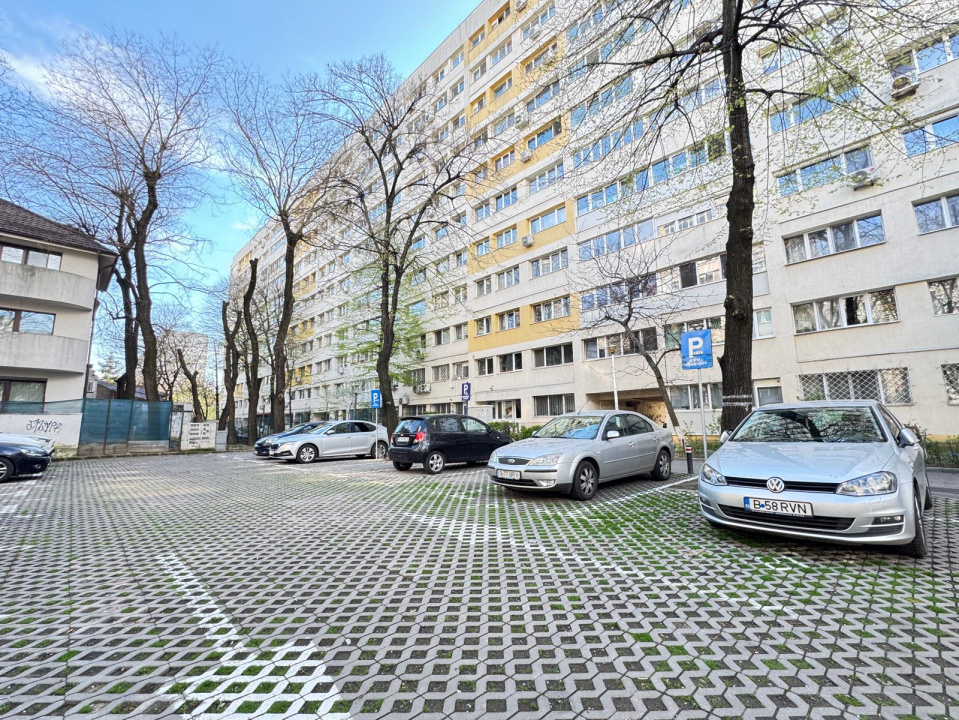 Apartament 2 camere Iancului, etaj 6/9, ideal renovare, instalații electrice noi