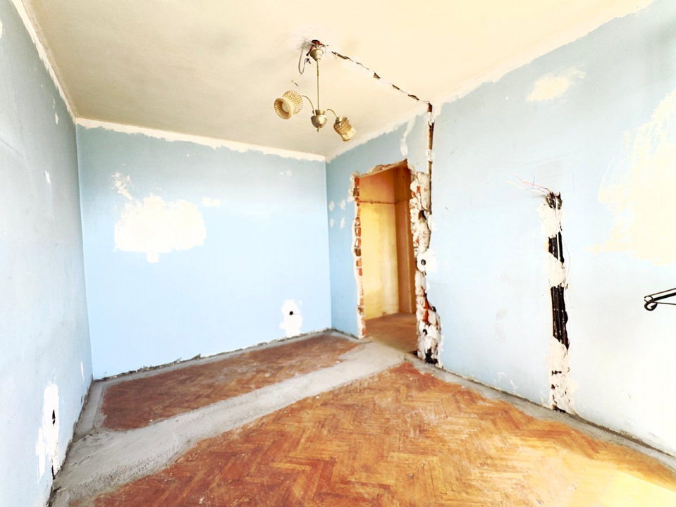 Apartament 2 camere Iancului, etaj 6/9, ideal renovare, instalații electrice noi