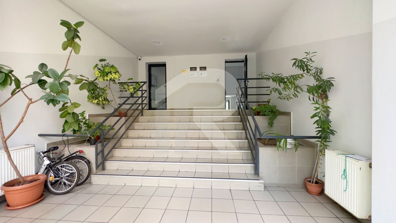 Spatiu birouri Mihalache -Turda in imobil mixt, 33 mp, centrala gaze proprie