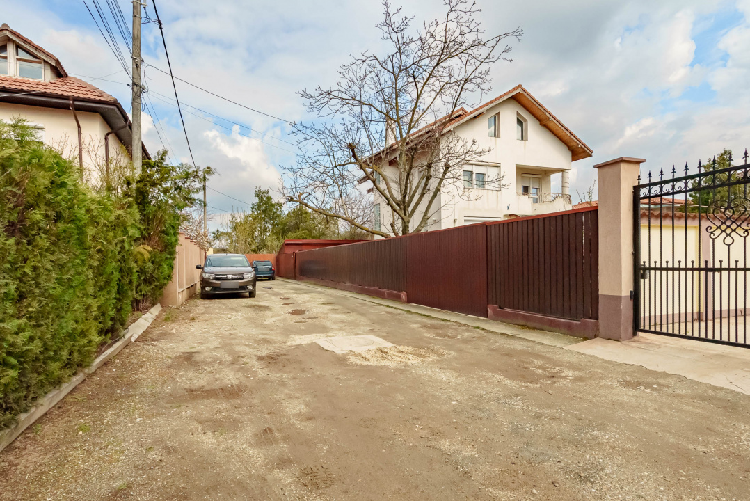 Casa spațioasă cu vedere la Lacul Grivița | 5 dormitoare | teren 793 mp