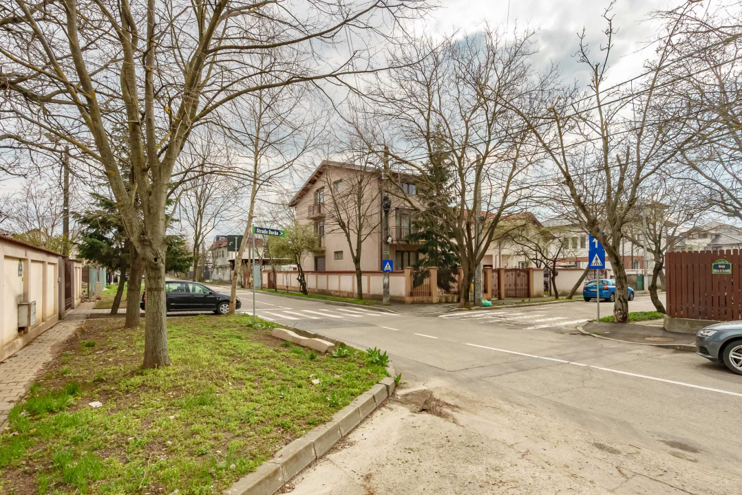 Casa spațioasă cu vedere la Lacul Grivița | 5 dormitoare | teren 793 mp