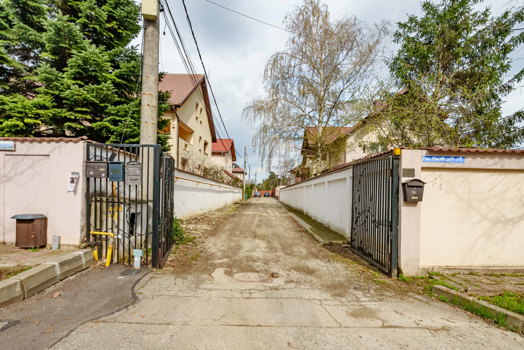 Casa spațioasă cu vedere la Lacul Grivița | 5 dormitoare | teren 793 mp