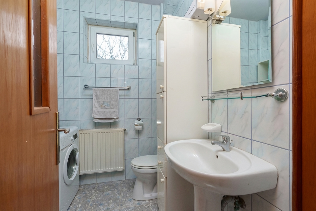 Casa spațioasă cu vedere la Lacul Grivița | 5 dormitoare | teren 793 mp