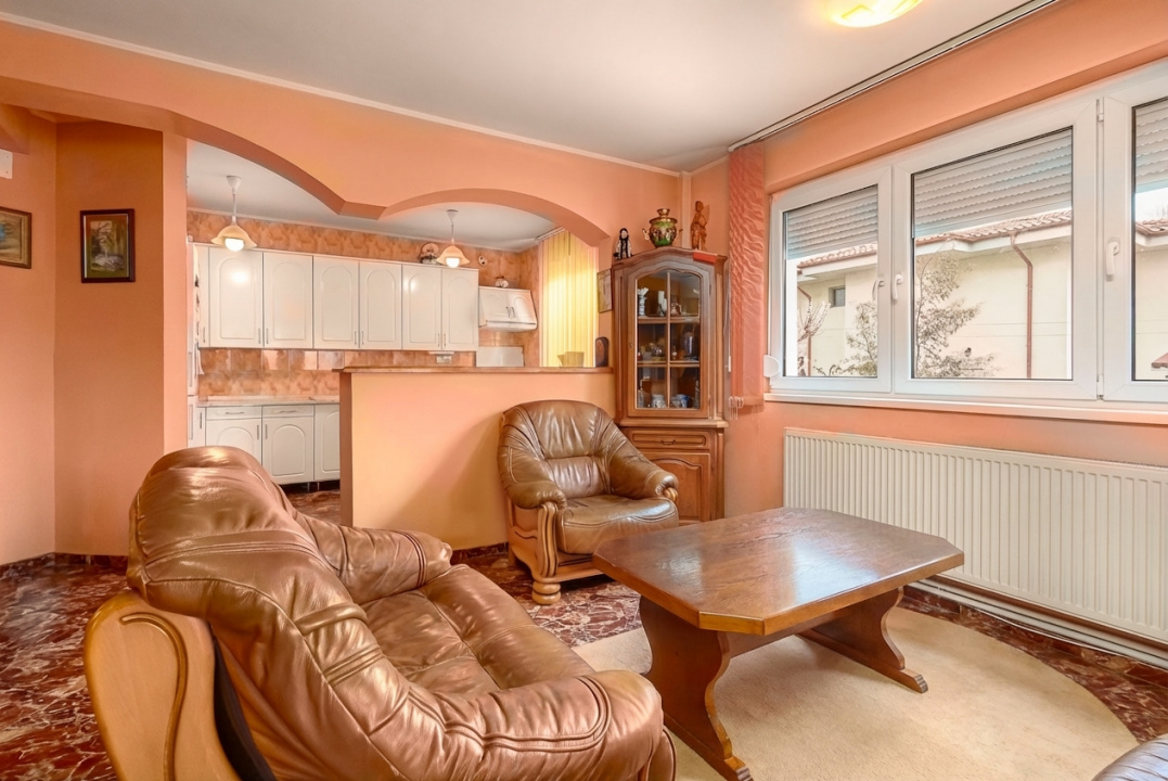 Casa spațioasă cu vedere la Lacul Grivița | 5 dormitoare | teren 793 mp