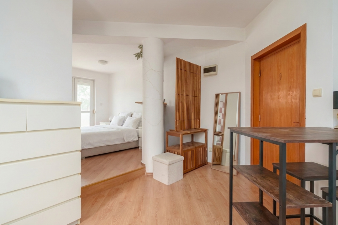 Casa spațioasă cu vedere la Lacul Grivița | 5 dormitoare | teren 793 mp