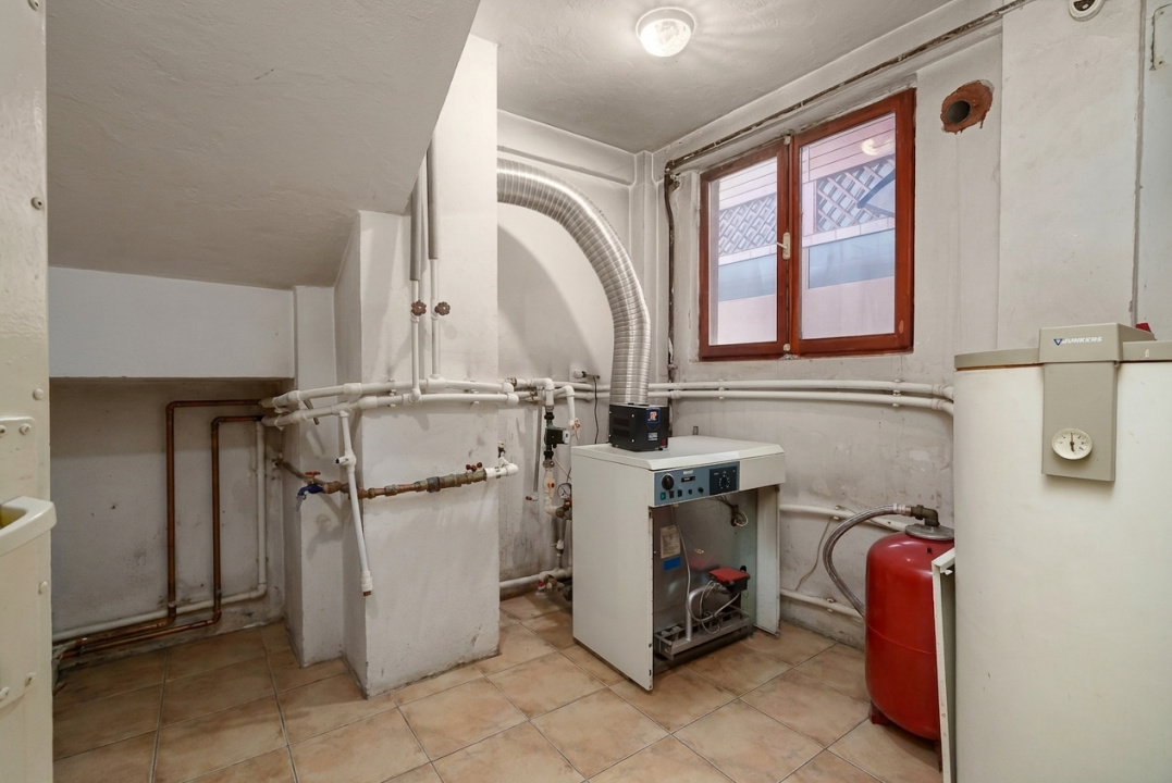 Casa spațioasă cu vedere la Lacul Grivița | 5 dormitoare | teren 793 mp