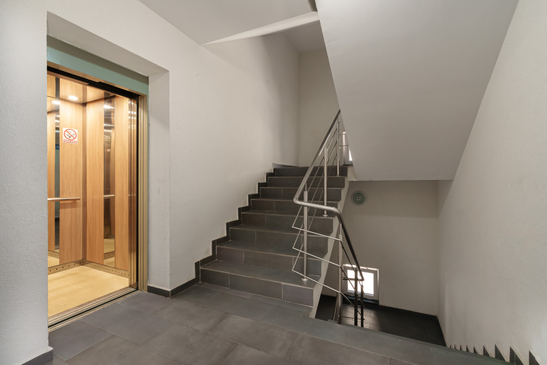 Garsonieră decomandată 36 mp | Parcare subterană | Bloc 2017 | Mobilată | Lift