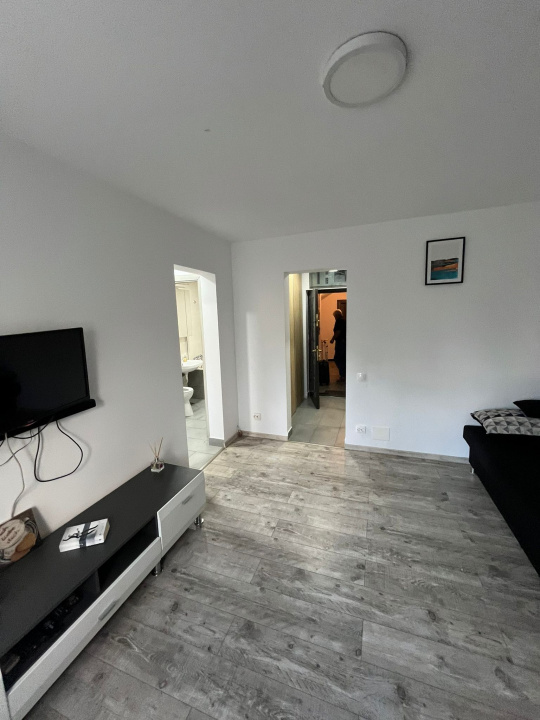 Apartament 2 camere de închiriat – Piața Sudului / Olteniței- 400 Euro