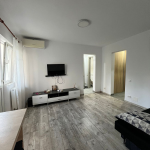 Apartament 2 camere de închiriat – Piața Sudului / Olteniței- 400 Euro