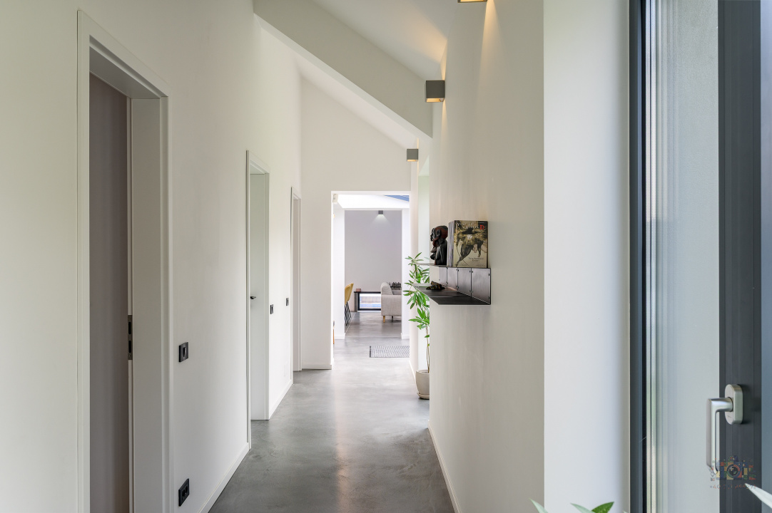 OTOPENI - SOFIA, VILA MODERNA 140 MP, LOT 600 MP, LA CHEIE!