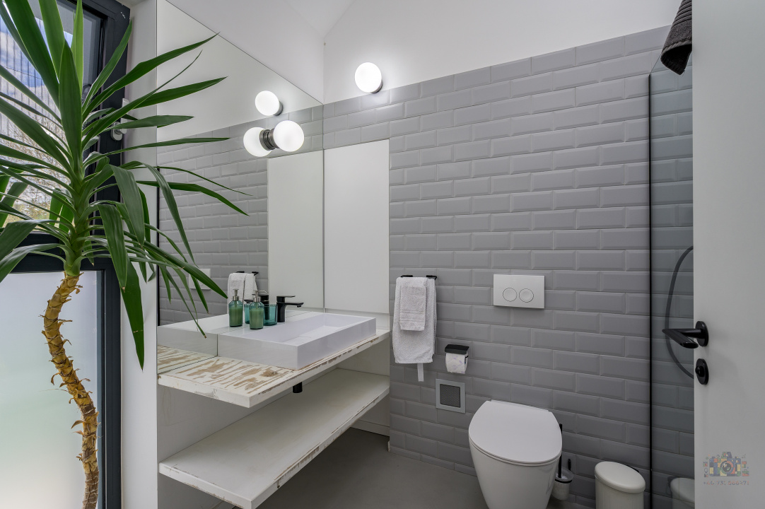 OTOPENI - SOFIA, VILA MODERNA 140 MP, LOT 600 MP, LA CHEIE!