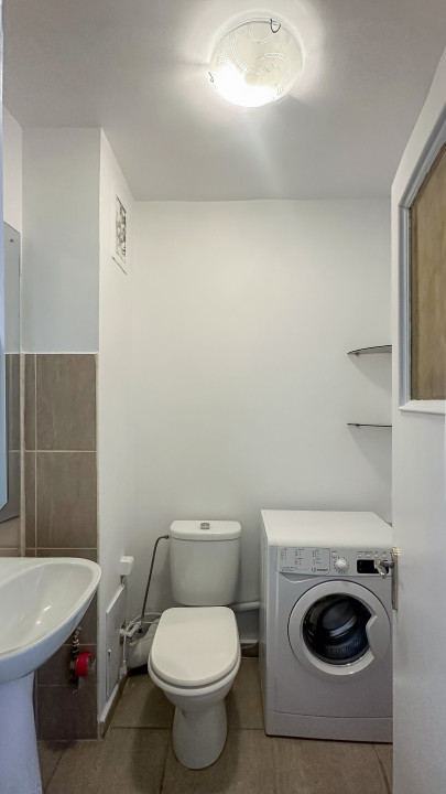 Apartament 3 camere, 2 balcoane, bloc reabilitat – B-dul Moșilor intersecție Emi