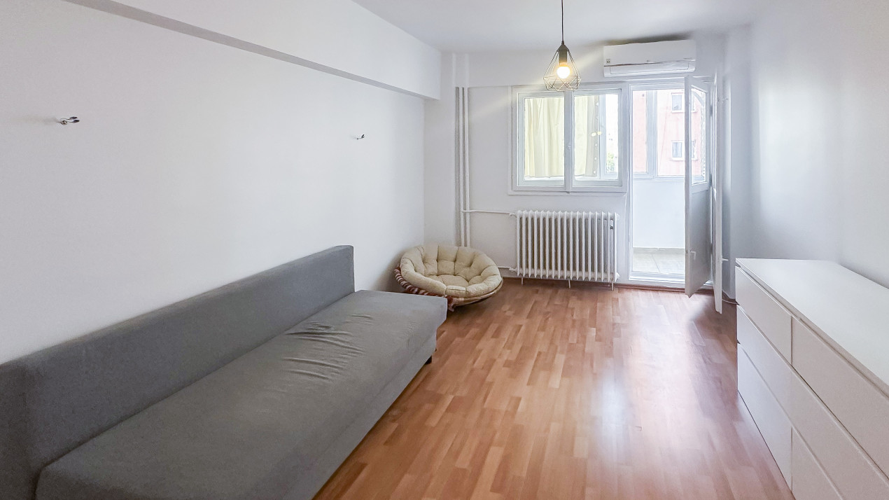 Apartament 3 camere, 2 balcoane, bloc reabilitat – B-dul Moșilor intersecție Emi