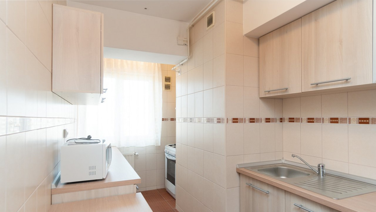 2 Camere Piata Alba Iulia  - bloc 2008