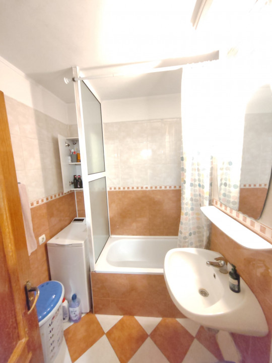 Apartament Viilor Eroii Revolutiei la pret de garsoniera