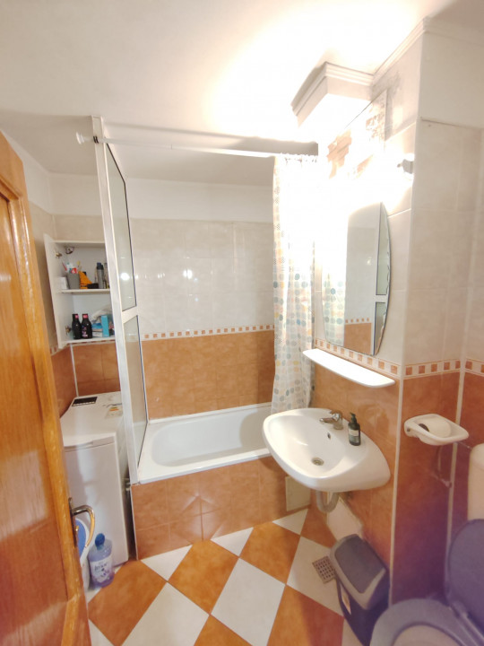 Apartament Viilor Eroii Revolutiei la pret de garsoniera