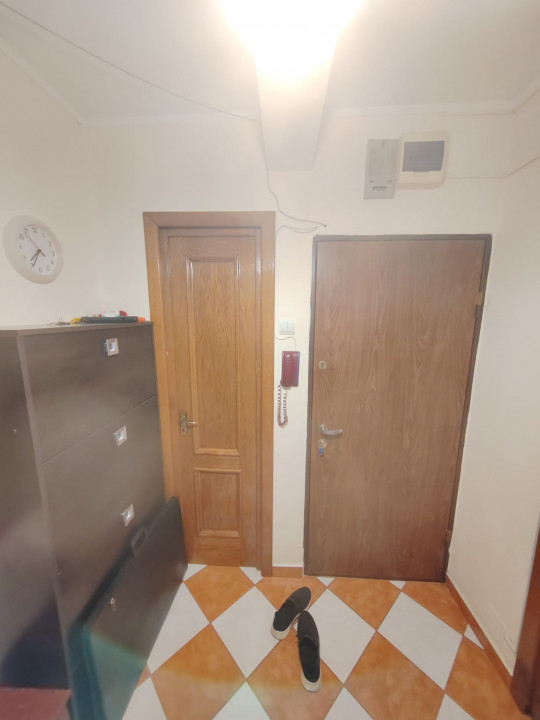 Apartament Viilor Eroii Revolutiei la pret de garsoniera