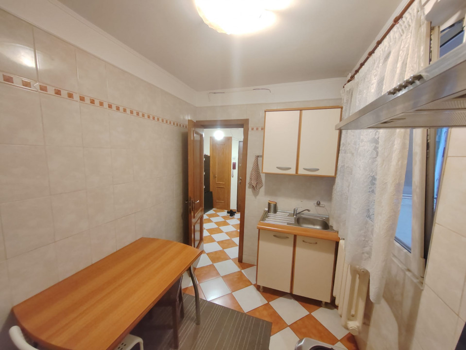Apartament Viilor Eroii Revolutiei la pret de garsoniera