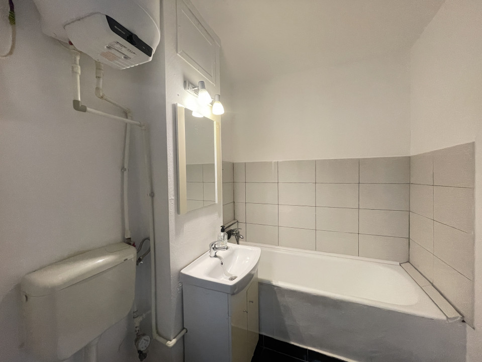 VITAN - Bobocica | Garsoniera bloc din 79' etaj intermediar