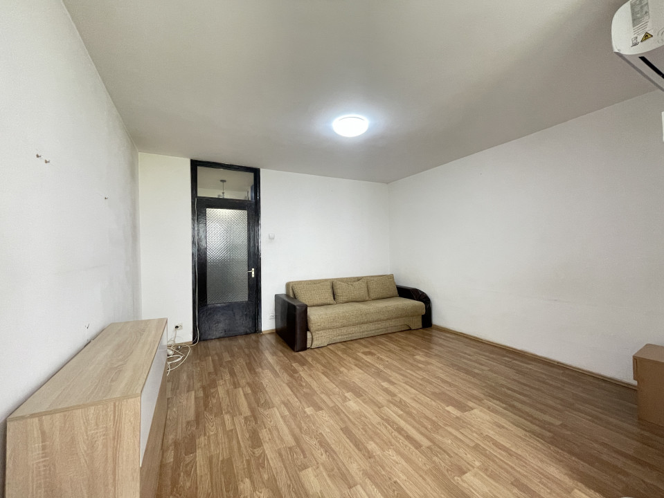 VITAN - Bobocica | Garsoniera bloc din 79' etaj intermediar