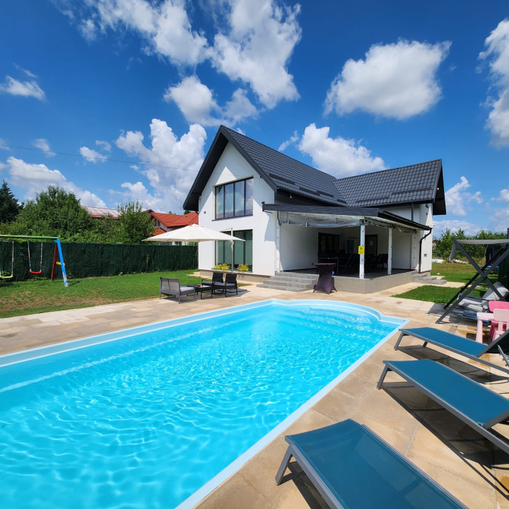 Vila individuala cu piscina Saftica 