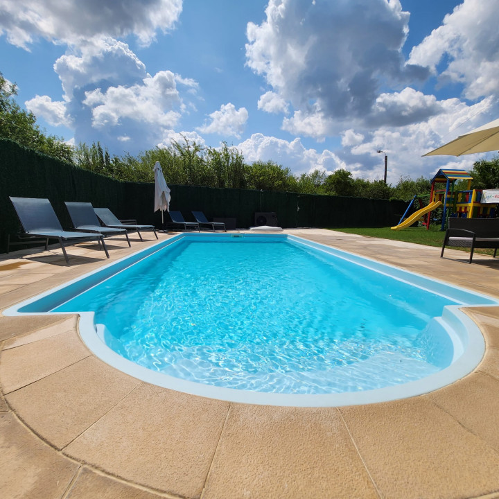 Vila individuala cu piscina Saftica 