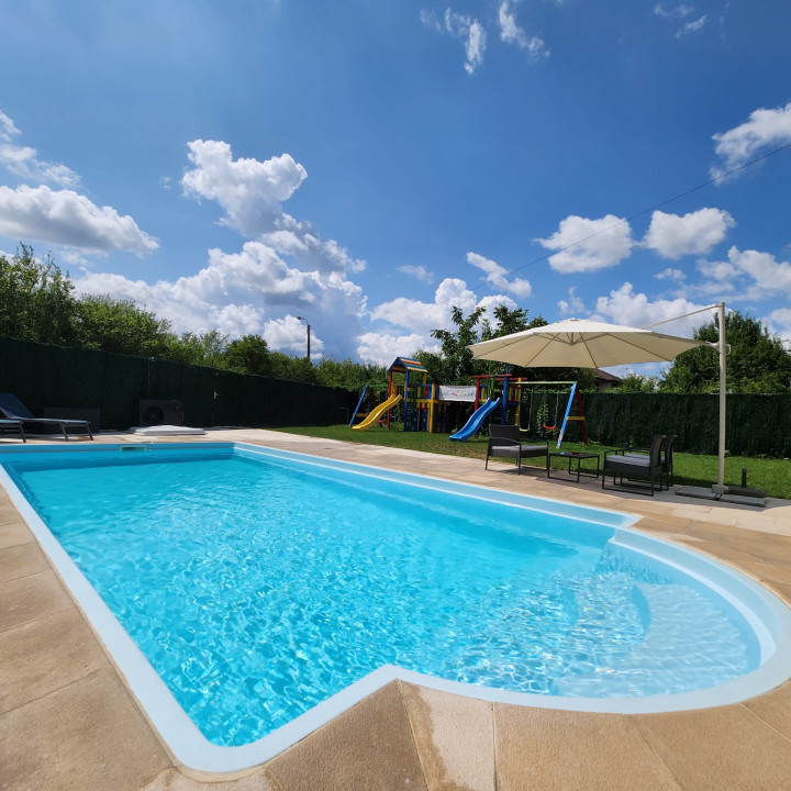 Vila individuala cu piscina Saftica 