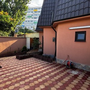 Casa singur curte Toporasi Cladova