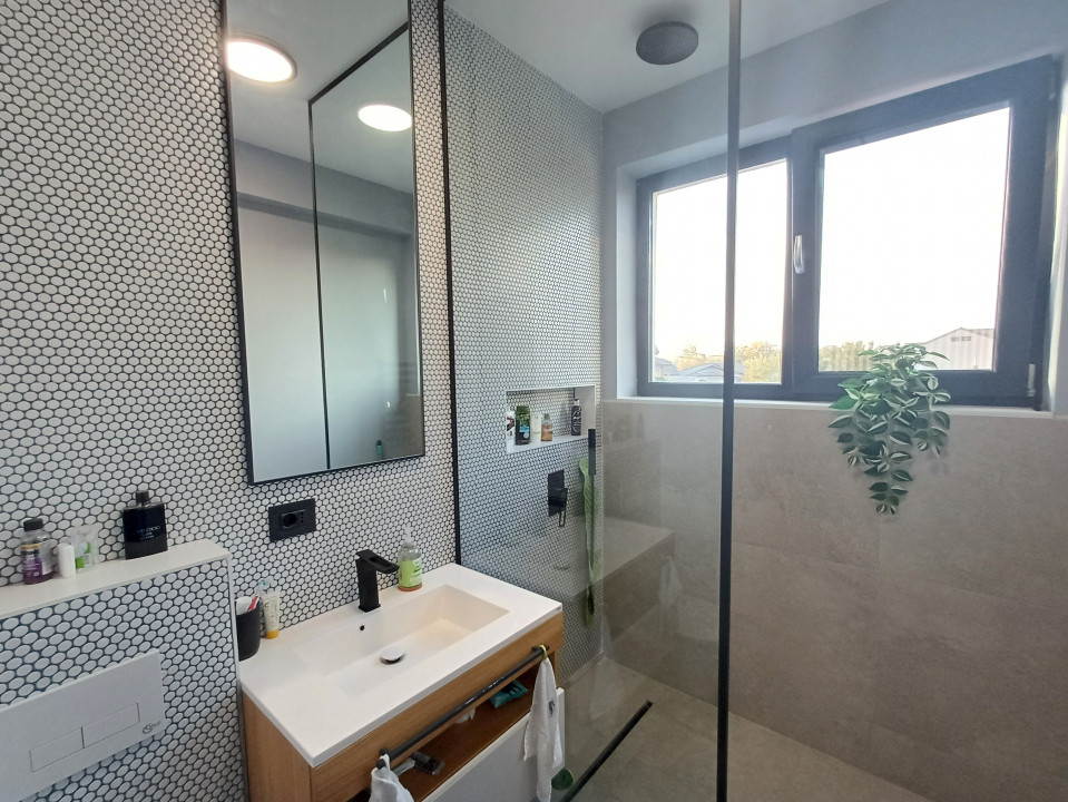 Vila superba P+1 cu teren liber 340 mp Fundeni