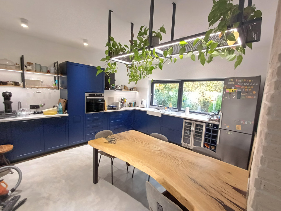 Vila superba P+1 cu teren liber 340 mp Fundeni