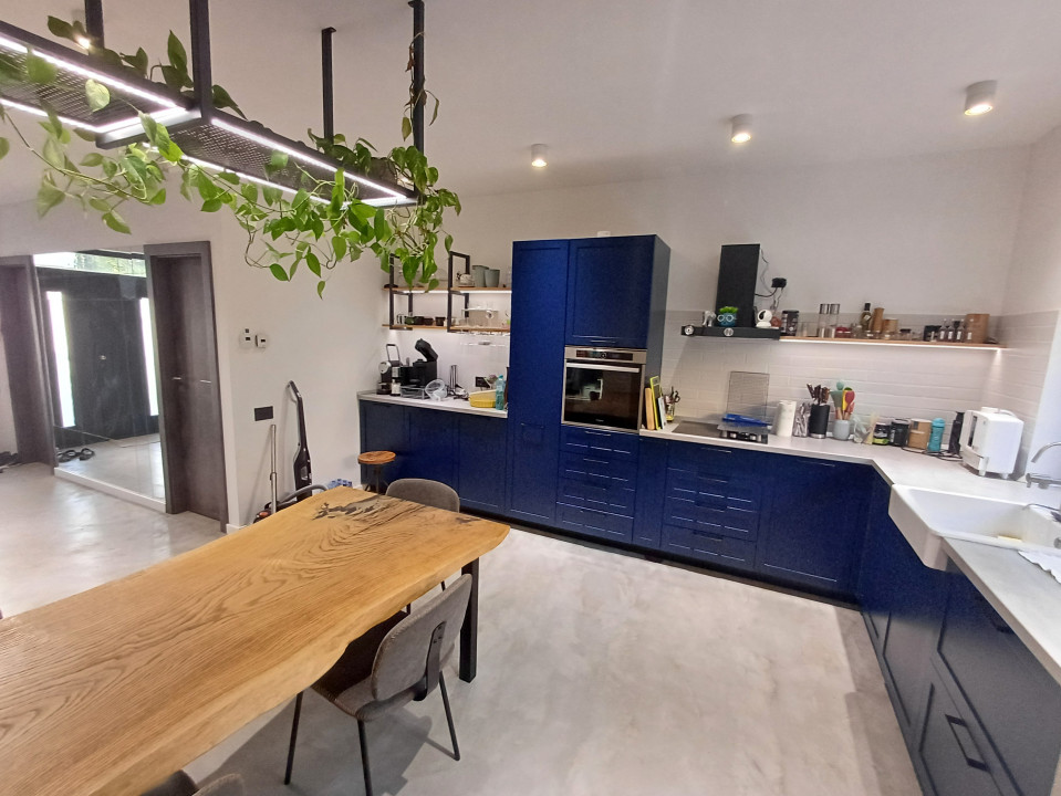 Vila superba P+1 cu teren liber 340 mp Fundeni